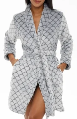 Women's Warm Soft Plush Fleece Bathrobe, Knee Length Robe, Seashell Scalloped 21 Women's Warm Soft Plush Fleece Bathrobe, Knee Length Robe, Seashell Scalloped -Avenue Sale Store GUEST 833f15b9 a613 4f24 955d 295bf17d56e7